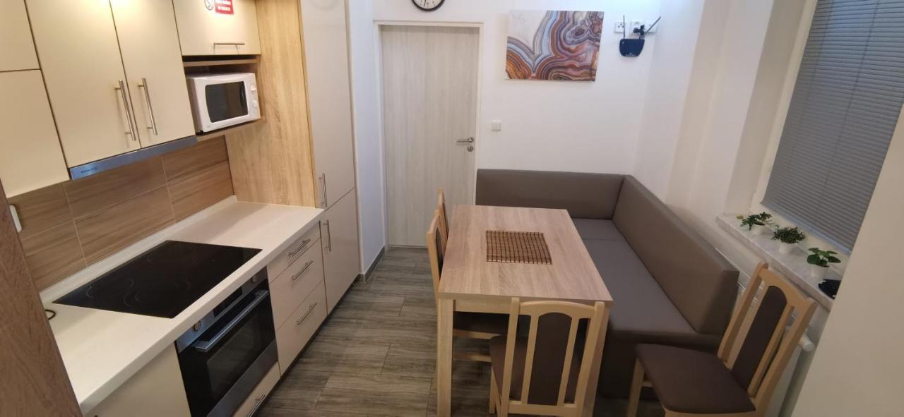 New Cosy Studio Κάρλοβι Βάρι Εξωτερικό φωτογραφία