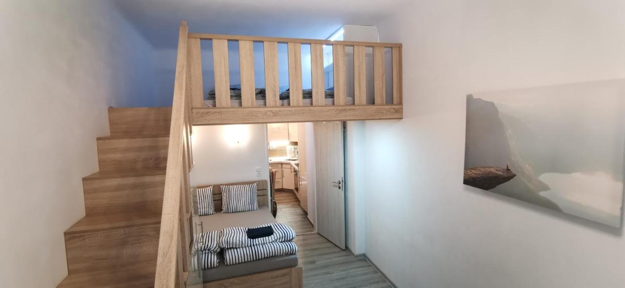 New Cosy Studio Κάρλοβι Βάρι Εξωτερικό φωτογραφία