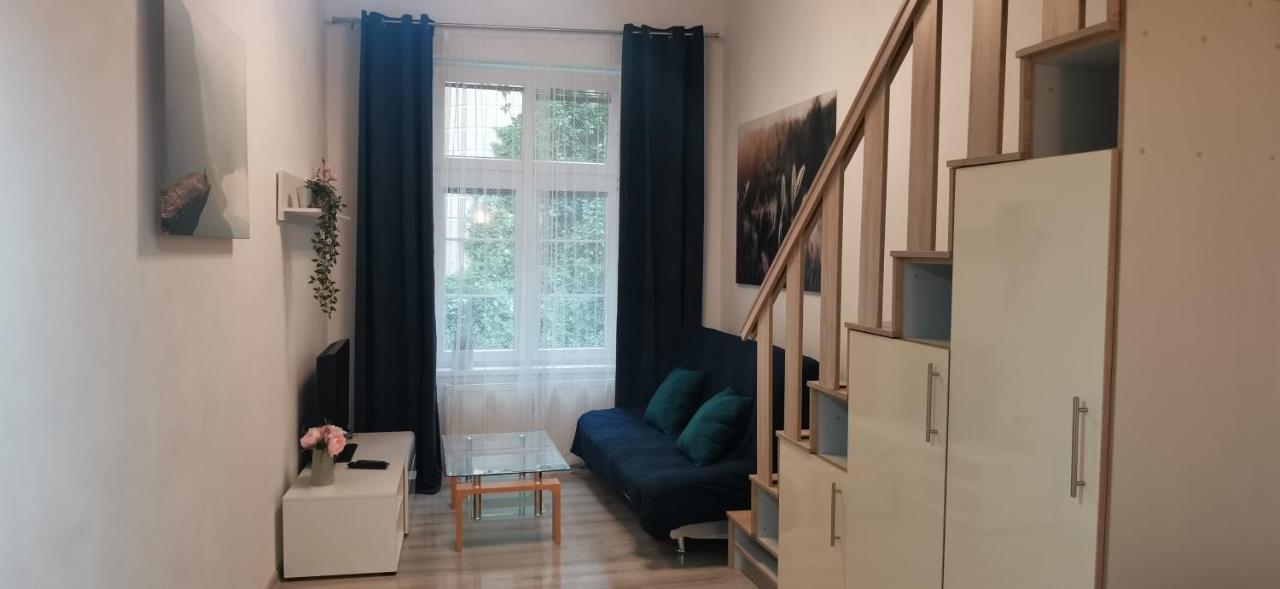 New Cosy Studio Κάρλοβι Βάρι Εξωτερικό φωτογραφία